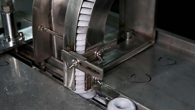 DXD 300 Multifuntional Flow Pack Packaging Machine